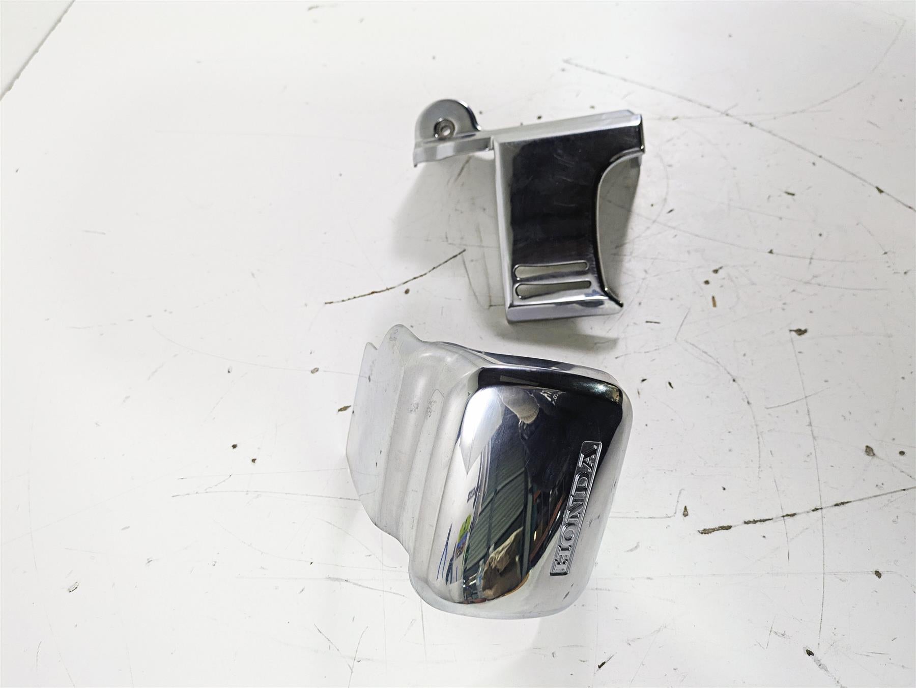 2002 Honda GL1500 CD Valkyrie Deluxe Alternator Generator Cover 21333-MZ0-A00 {{ shop.shopifyCountryName }} - Mototech271