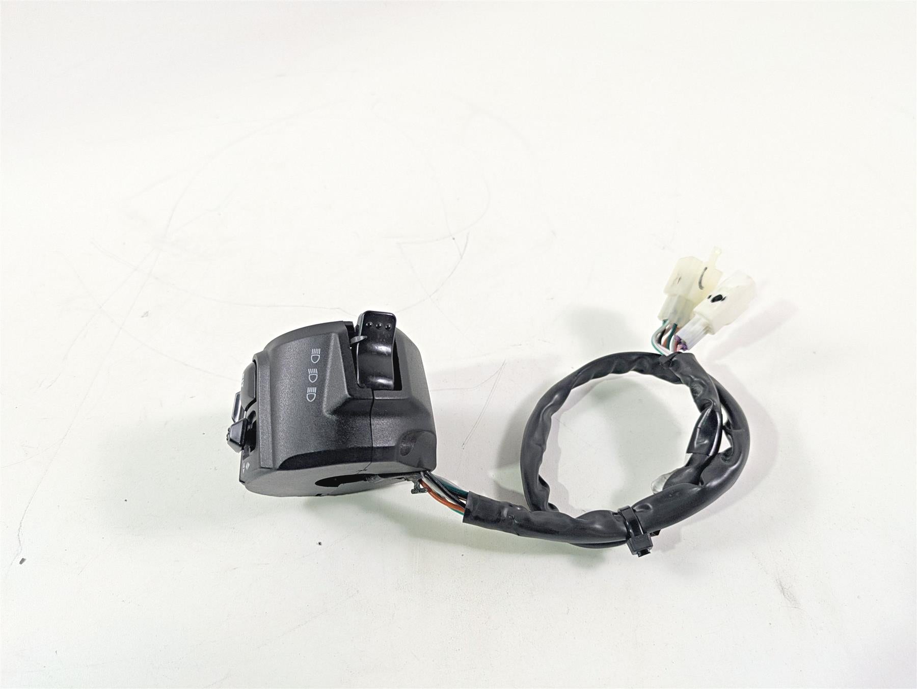 2017 Aprilia RSV 1100 Tuono V4 Factory Left Hand Light Control Switch 2D0002965 {{ shop.shopifyCountryName }} - Mototech271