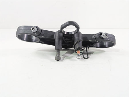 2006 Suzuki GSXR1000 K6 Upper Triple Tree Steering Clamp 51410-41G00 {{ shop.shopifyCountryName }} - Mototech271