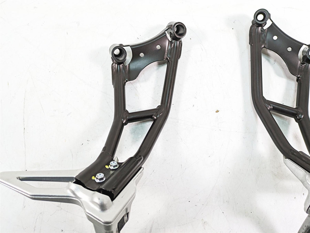 2017 Mv Agusta Dragster 800 Rear Passenger Footpeg Set 80B0B8764 80B0B8765 {{ shop.shopifyCountryName }} - Mototech271