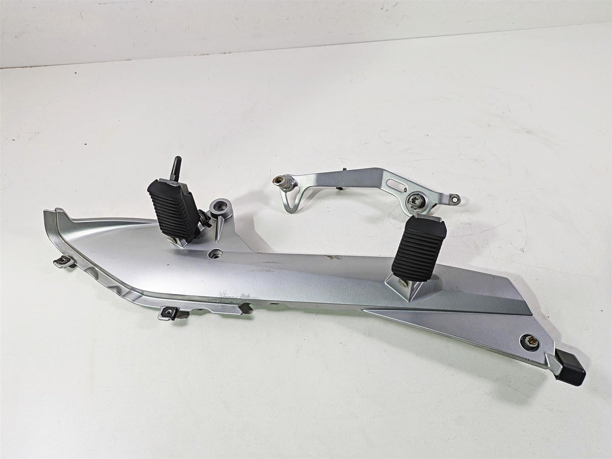 2010 BMW R1200RT K26 Right Foot Pegs Bracket & Brake Pedal Lever 46717675290 {{ shop.shopifyCountryName }} - Mototech271