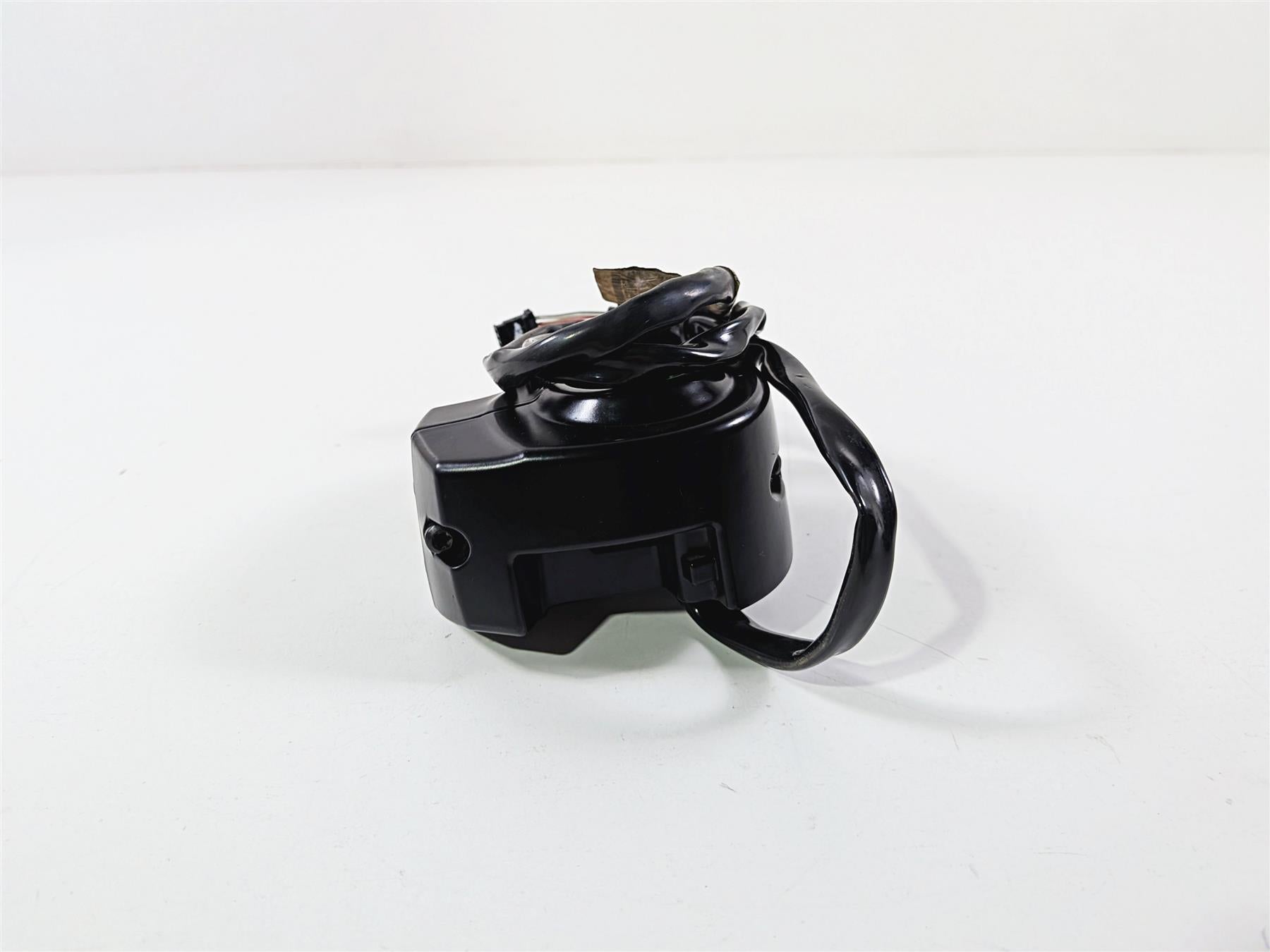 2018 Harley Touring FLHTCU Electra Glide Right Hand Control Switch 69200631-Mototech271