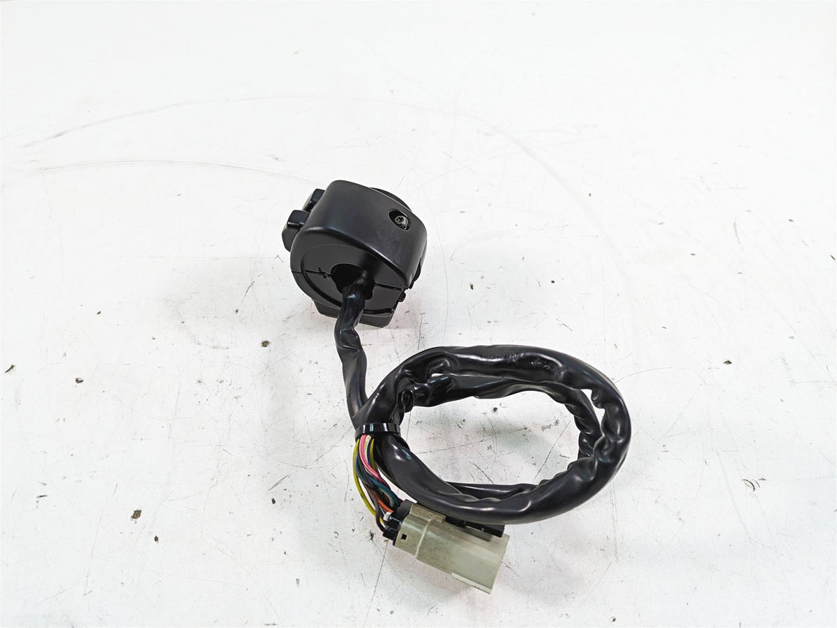 2008 Harley FLHTCU Electra Glide Left Hand Control Switch - Read 71682-06A {{ shop.shopifyCountryName }} - Mototech271