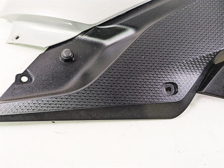 2016 BMW R1200RS K54 Tank Right Side Fairing Cover 46638548066 {{ shop.shopifyCountryName }} - Mototech271