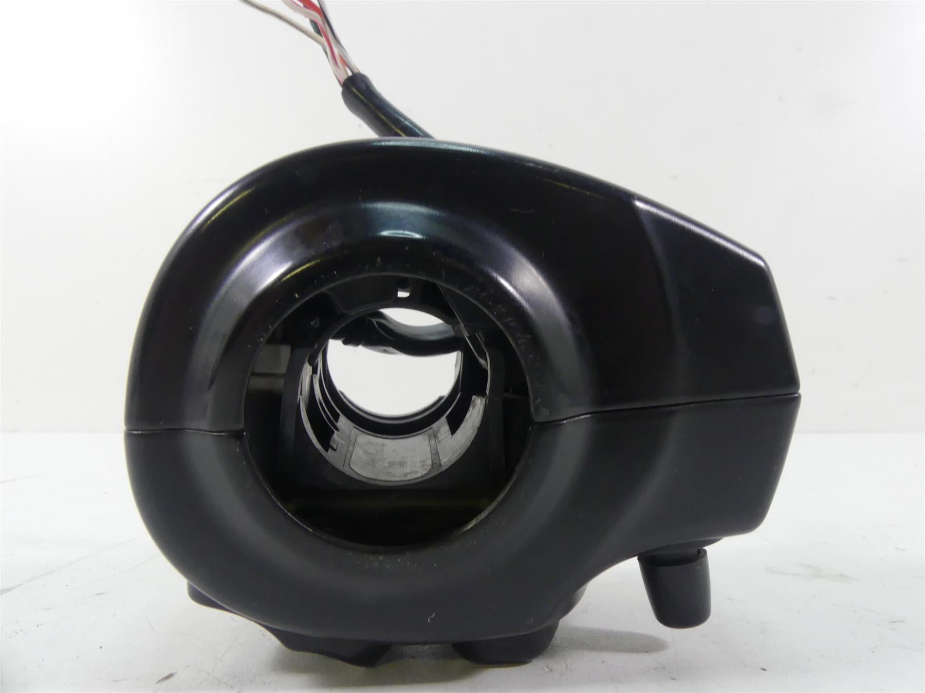 2016 Harley Touring FLTRX Road Glide Right Start Stop Control Switch 71500129C {{ shop.shopifyCountryName }} - Mototech271