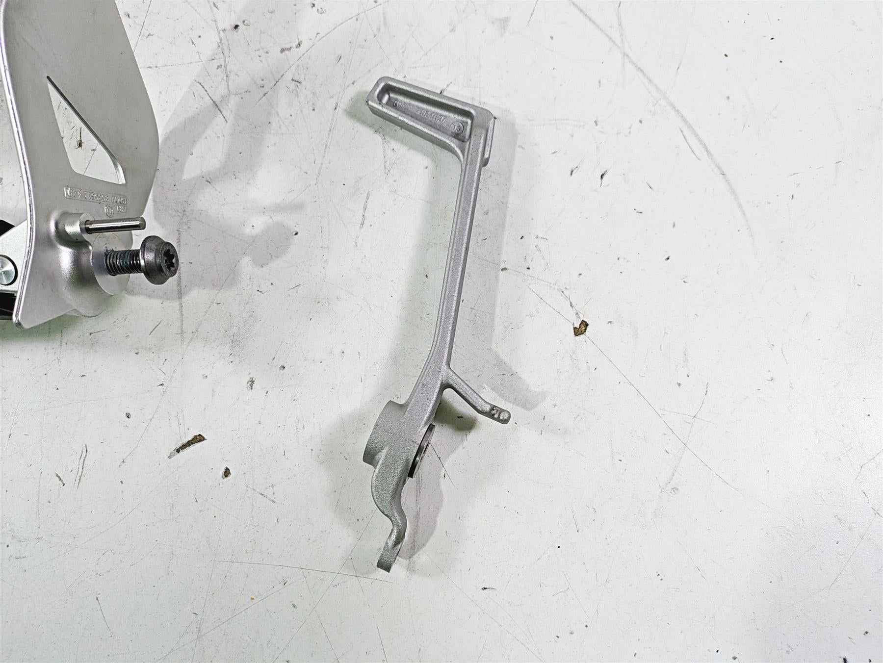 2014 BMW R1200 RT RTW K52 Right Left Footpeg & Brake Pedal 46718535642 {{ shop.shopifyCountryName }} - Mototech271