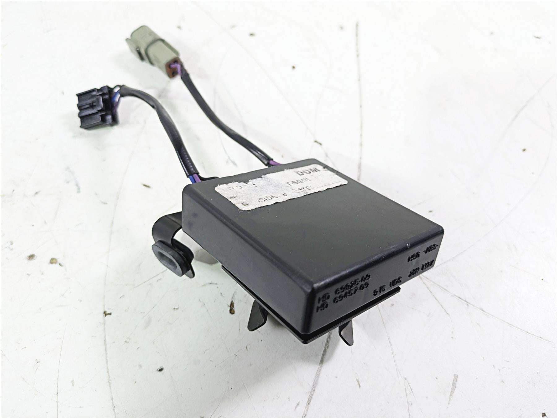 2012 Harley VRSCF Muscle V Rod Blinker Turn Signal Module 69457-09 69825-09 {{ shop.shopifyCountryName }} - Mototech271