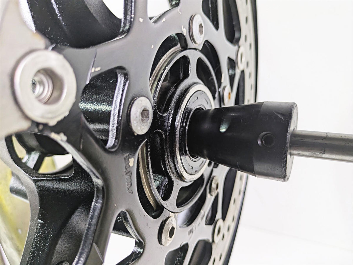 2006 Suzuki GSXR1000 K6 Straight 17x3.5 Front Wheel Rim 54111-41G00-019 {{ shop.shopifyCountryName }} - Mototech271