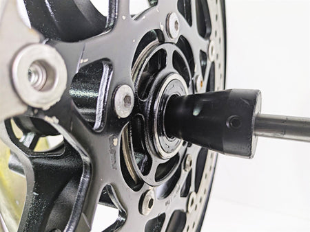 2006 Suzuki GSXR1000 K6 Straight 17x3.5 Front Wheel Rim 54111-41G00-019 {{ shop.shopifyCountryName }} - Mototech271