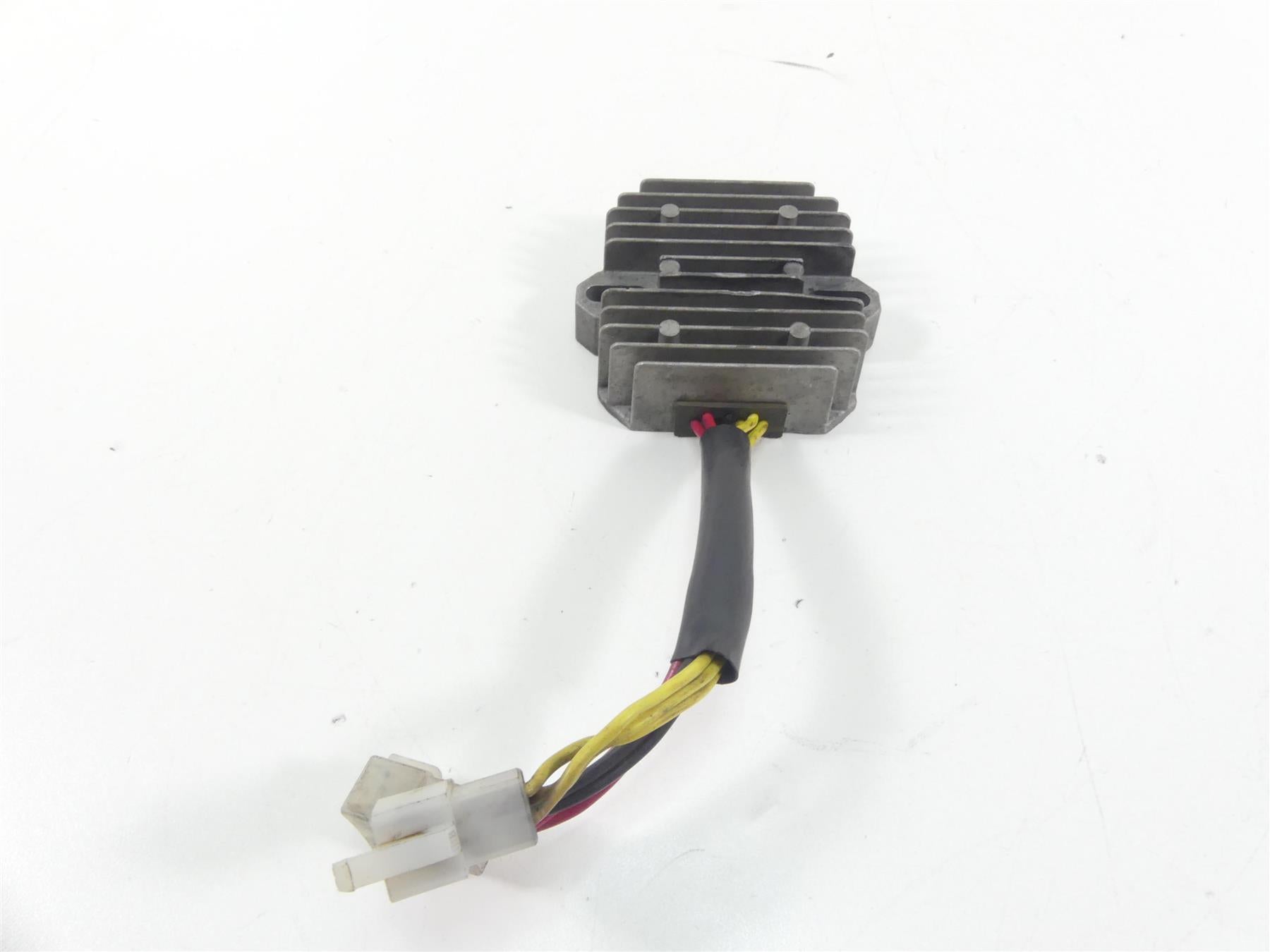 2006 Triumph Daytona 675 Rectifier Voltage Regulator T1304040 {{ shop.shopifyCountryName }} - Mototech271
