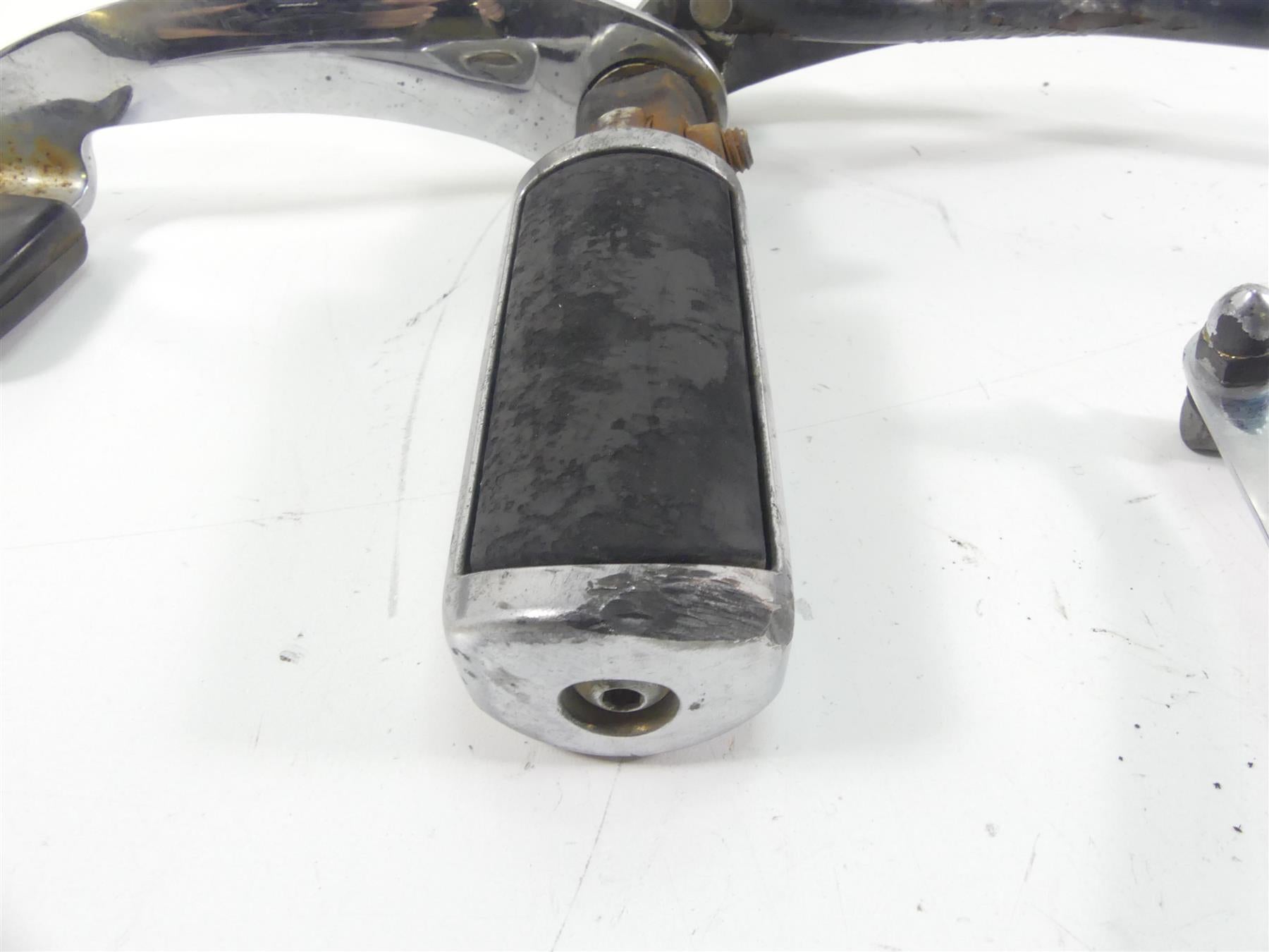 2011 Harley FXDWG Dyna Wide Glide Front Footpeg Shift Brake Ped Set Fw 33693-03 {{ shop.shopifyCountryName }} - Mototech271