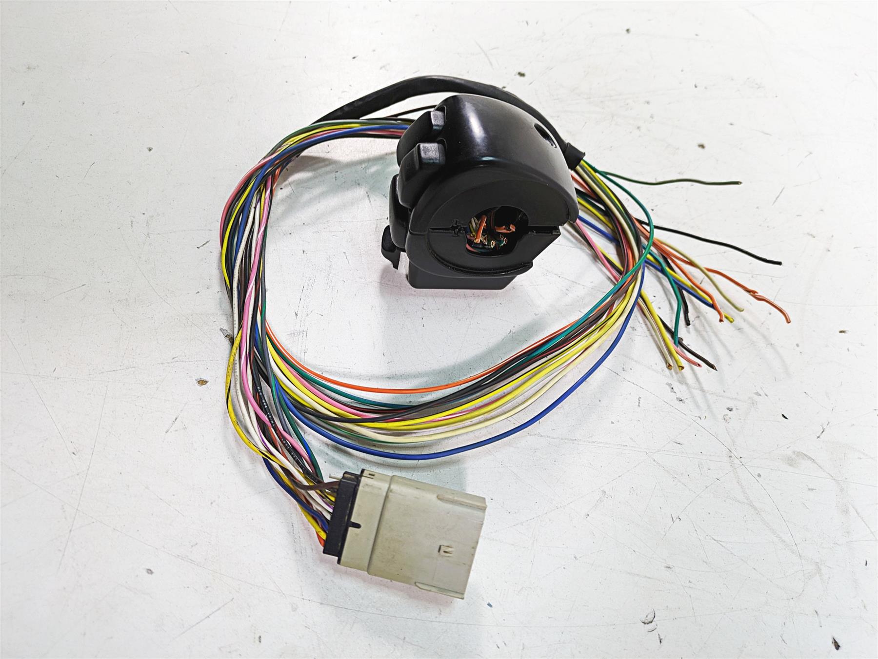 2013 Harley Touring FLHX Street Glide Left Hand Control Switch -Read 71682-06A {{ shop.shopifyCountryName }} - Mototech271