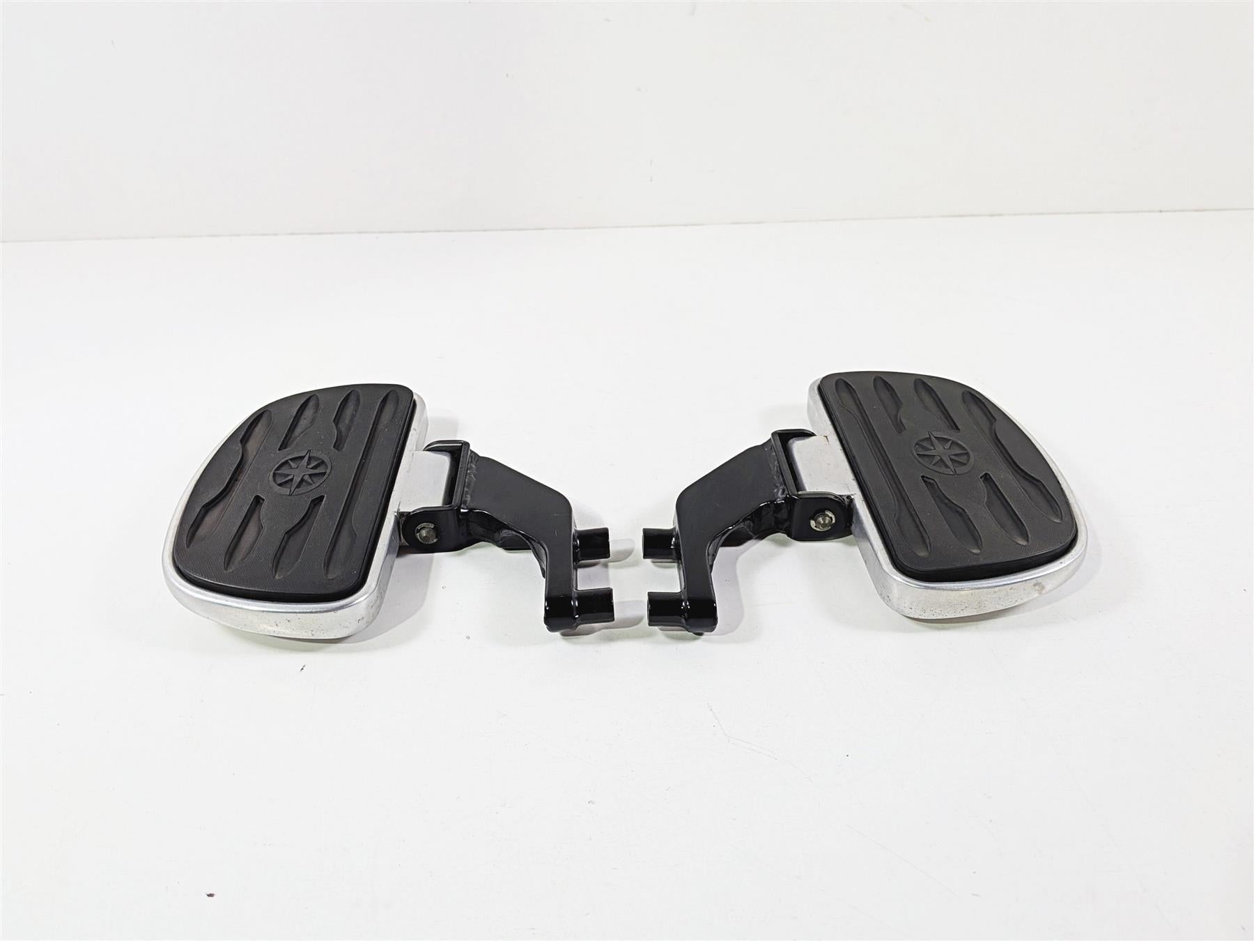 2006 Yamaha XVZ1300 Royal Star Rear Passenger Floor Board Set 4XY-27430-00-00 {{ shop.shopifyCountryName }} - Mototech271
