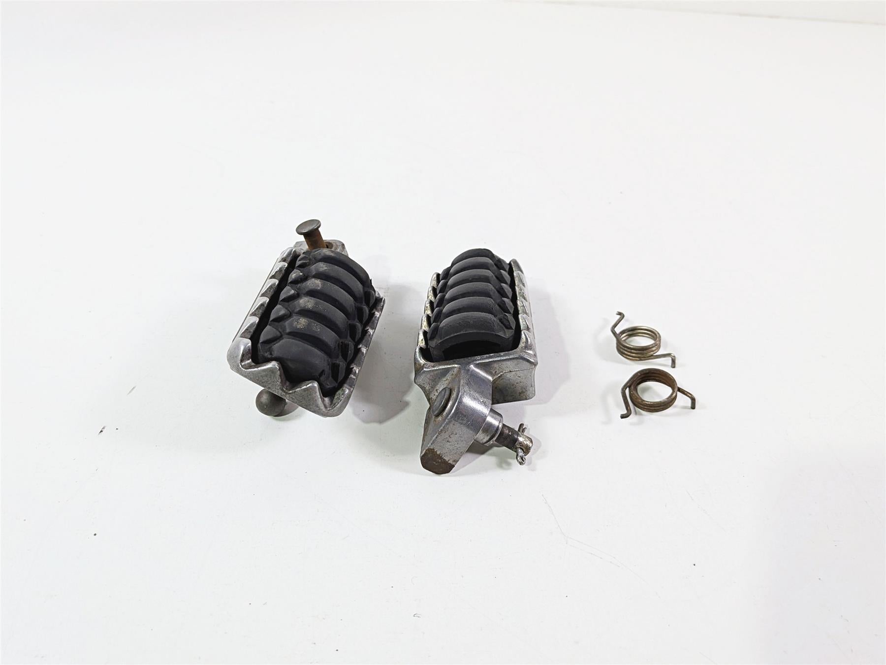 2012 Yamaha XT1200 Super Tenere Front Footpeg Foot Peg Set 23P-27451-00-00 {{ shop.shopifyCountryName }} - Mototech271
