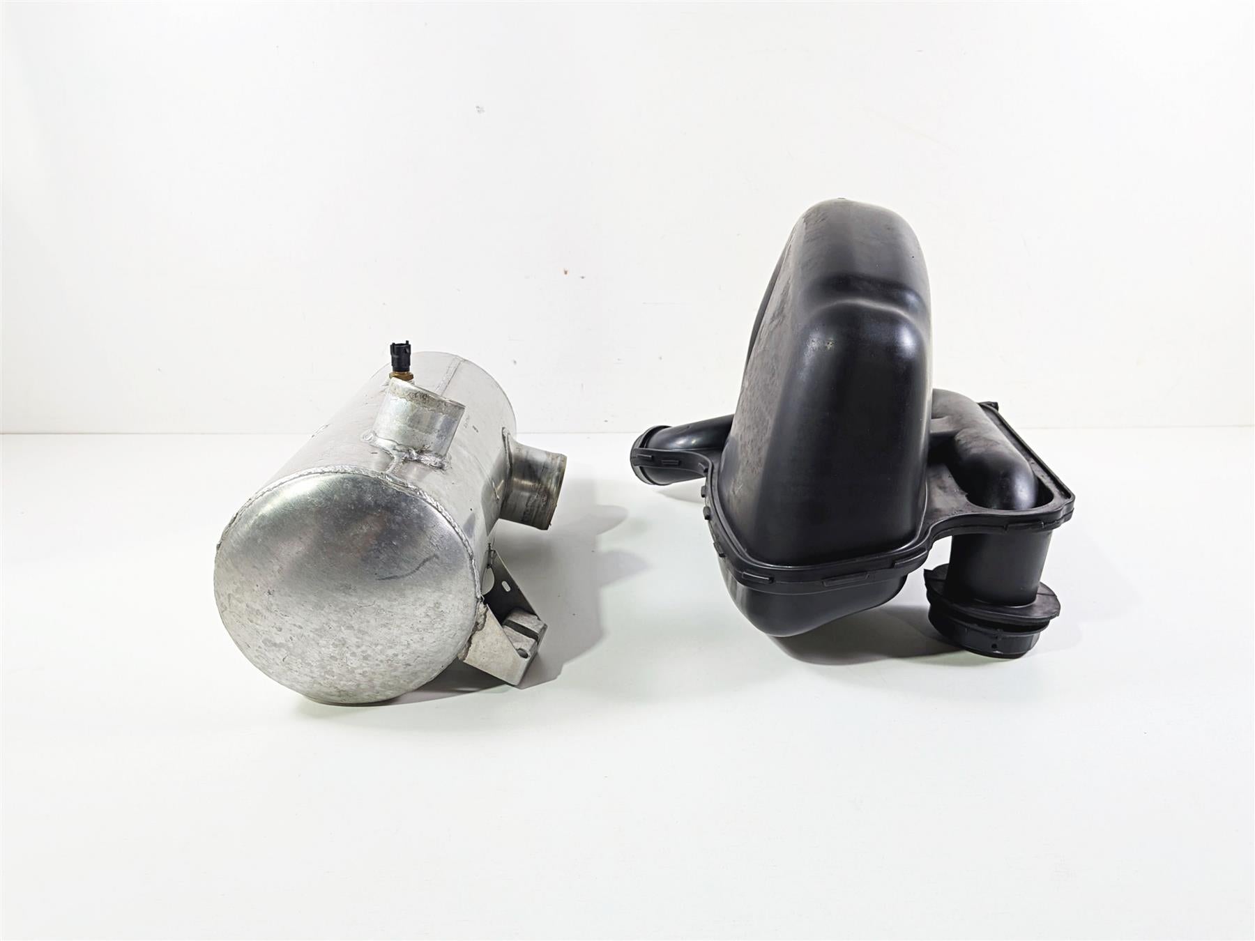2019 Sea-Doo Spark 900 Trixx Exhaust Muffler & Resonator Set 274001618 274001451 {{ shop.shopifyCountryName }} - Mototech271