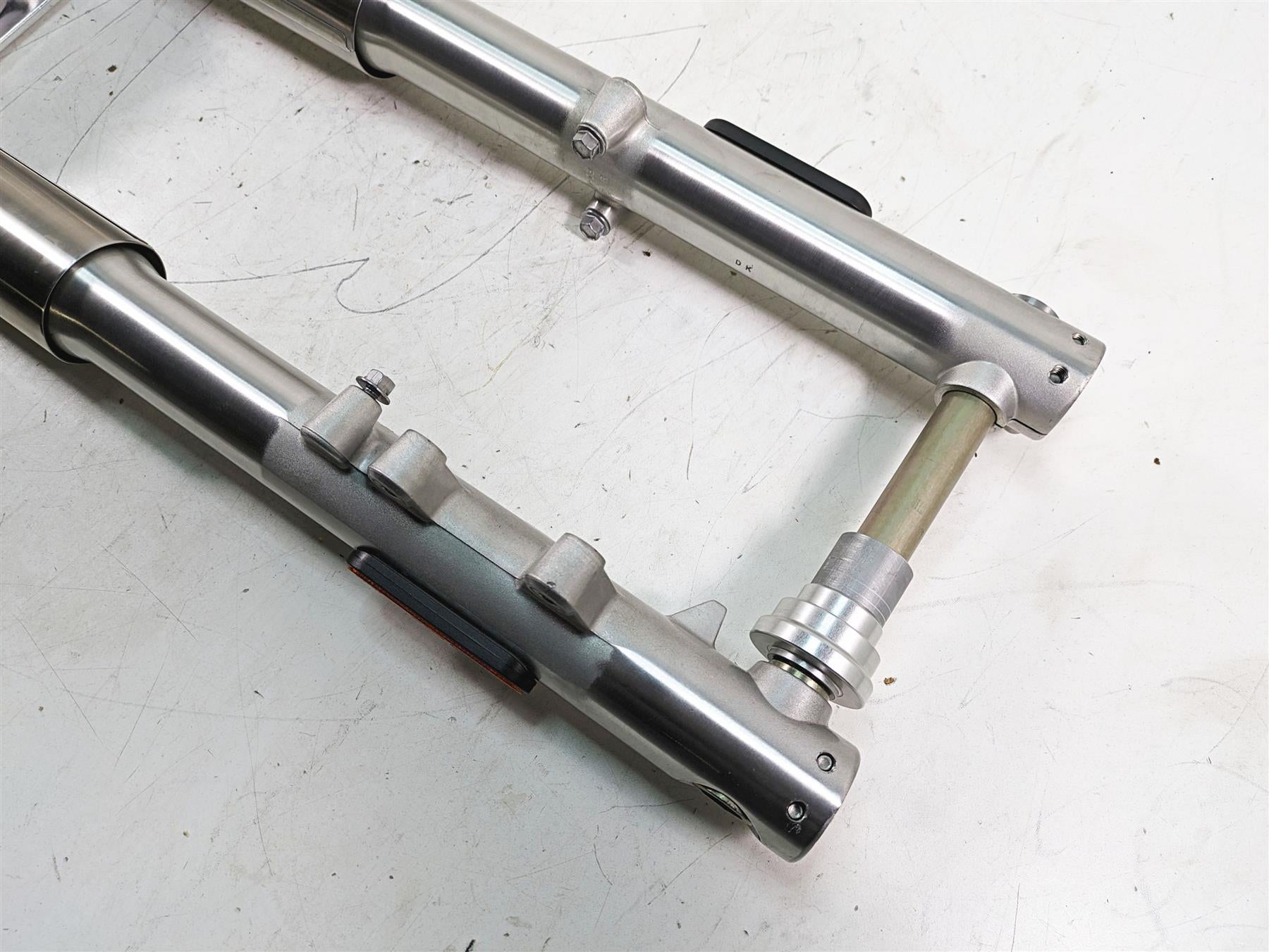 2011 Triumph America Straight Front Forks Triple Tree Axle Riser Set T2041404 {{ shop.shopifyCountryName }} - Mototech271