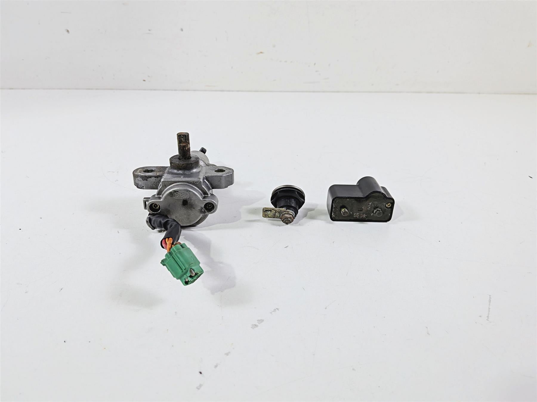 2005 Suzuki VZ800 M50 Boulevard Ignition Switch Key Lock Set - Read 37100-41880 {{ shop.shopifyCountryName }} - Mototech271