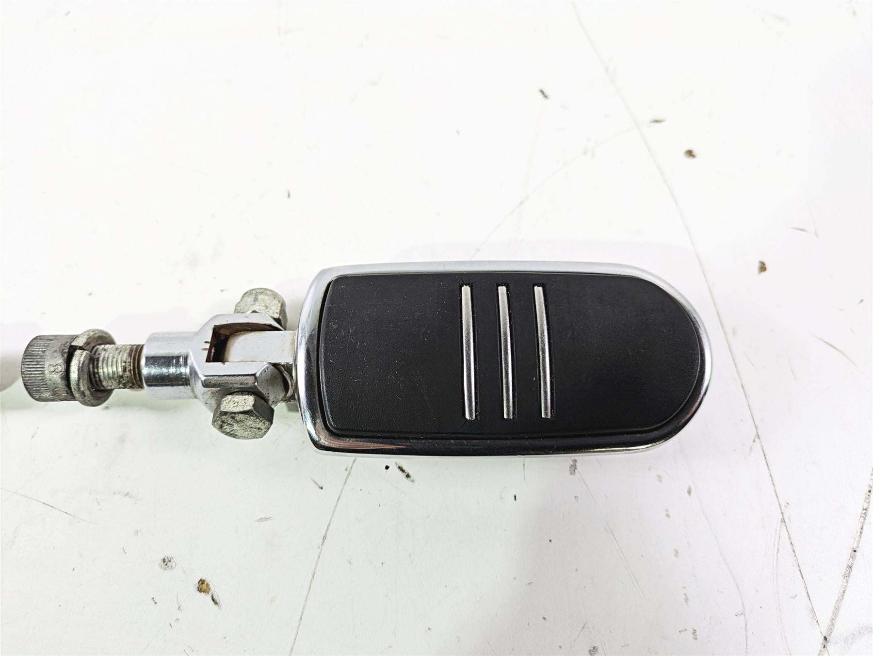 1992 Harley FLSTC Softail Heritage Rear Passenger Foot Peg Footpeg Set 50900-72 {{ shop.shopifyCountryName }} - Mototech271