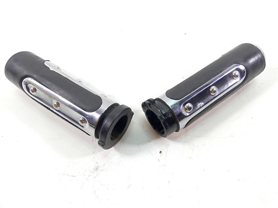 2007 Harley Touring FLHRSE CVO Road King Left Right Hand Grip Set 57202-07 {{ shop.shopifyCountryName }} - Mototech271