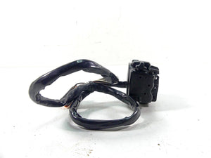 2004 Harley Touring FLHTCUI Electra Glide Right Hand Control Switch 71683-06A