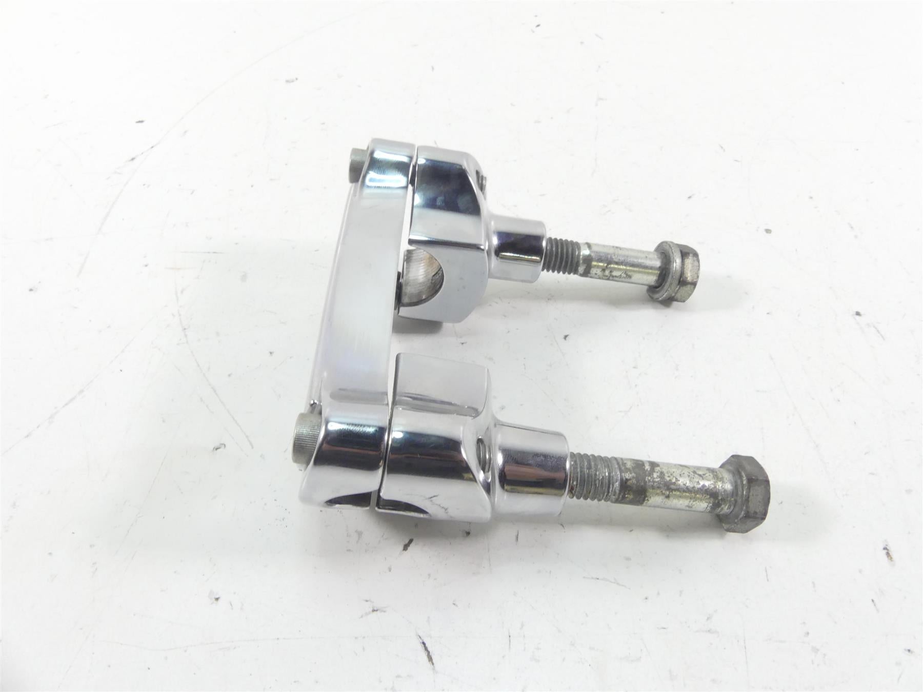 1998 Harley Dyna FXDL Low Rider Handlebar Riser Holder Clamps 56119-77A {{ shop.shopifyCountryName }} - Mototech271