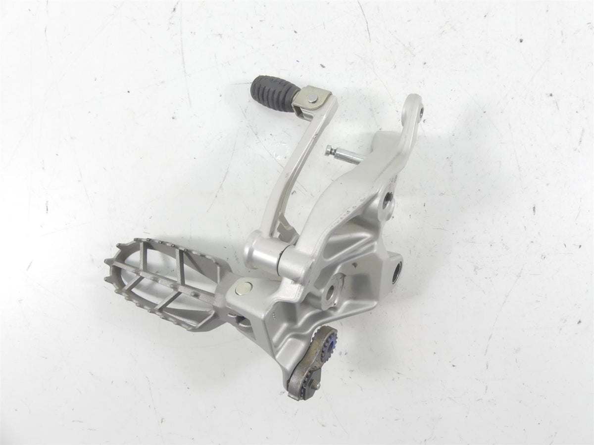 2020 Ducati Multistrada 1260 Enduro Left Rider Footpeg & Shifter Set 82423391AA {{ shop.shopifyCountryName }} - Mototech271