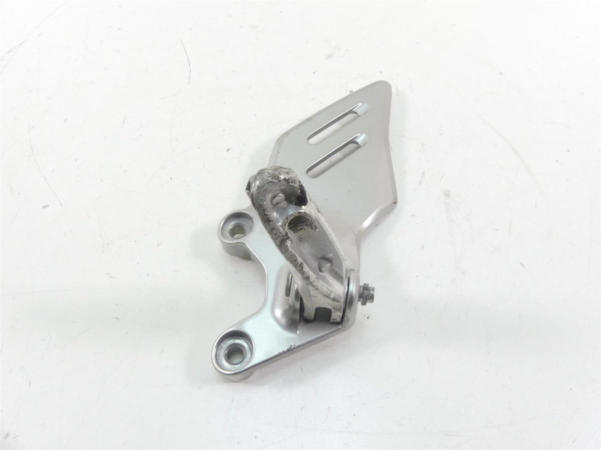 2022 Yamaha MT09 FZ09 Left Front Footpeg & Mount B7N-27442-00-00 {{ shop.shopifyCountryName }} - Mototech271