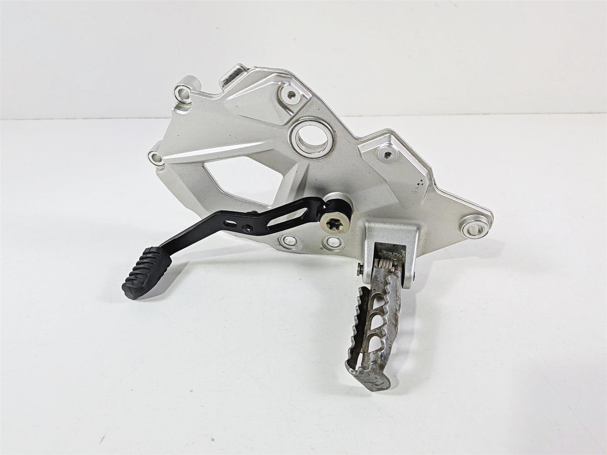 2023 BMW F850GS K81 Front Left Foot Peg & Shifter 46718393175 23418565155 {{ shop.shopifyCountryName }} - Mototech271