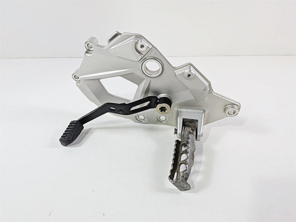 2023 BMW F850GS K81 Front Left Foot Peg & Shifter 46718393175 23418565155 {{ shop.shopifyCountryName }} - Mototech271