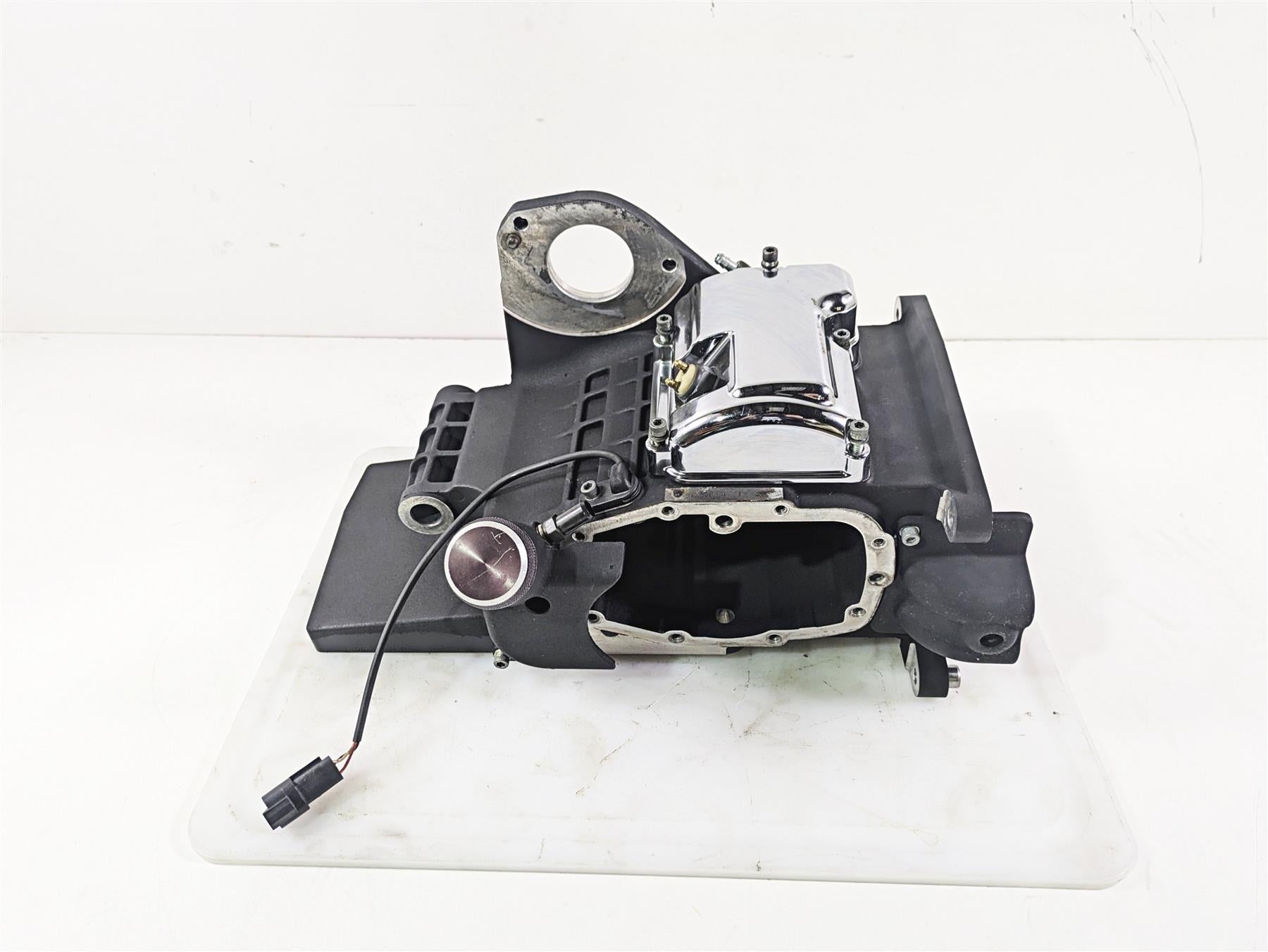 2005 Harley Touring FLHRI Road King Transmission Gear Box Case Cover 34740-02A {{ shop.shopifyCountryName }} - Mototech271