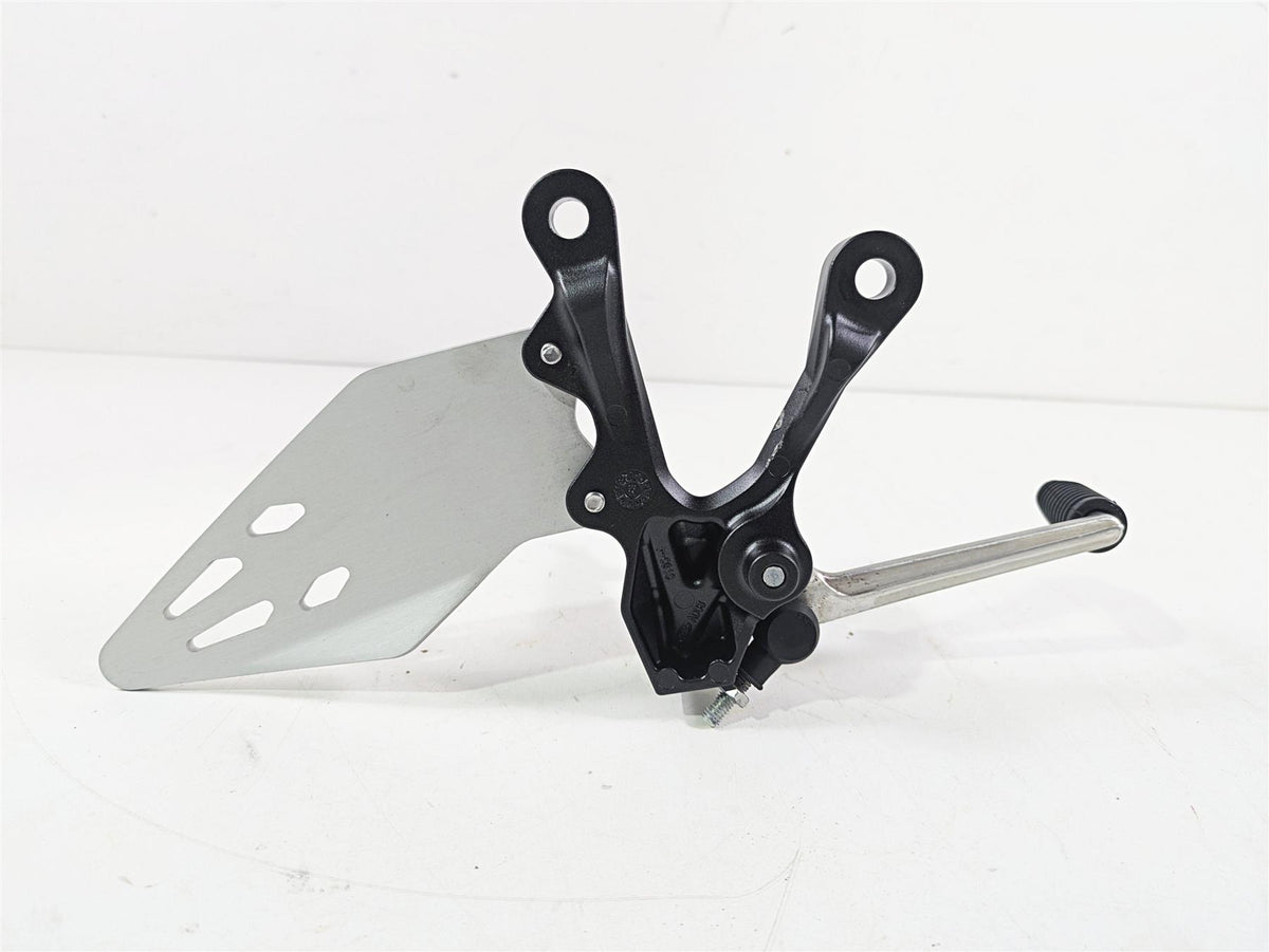 2024 Kawasaki ZX6R ZX636 Ninja Left Footpeg Foot Peg Shifter Set 35063-0160-18R {{ shop.shopifyCountryName }} - Mototech271