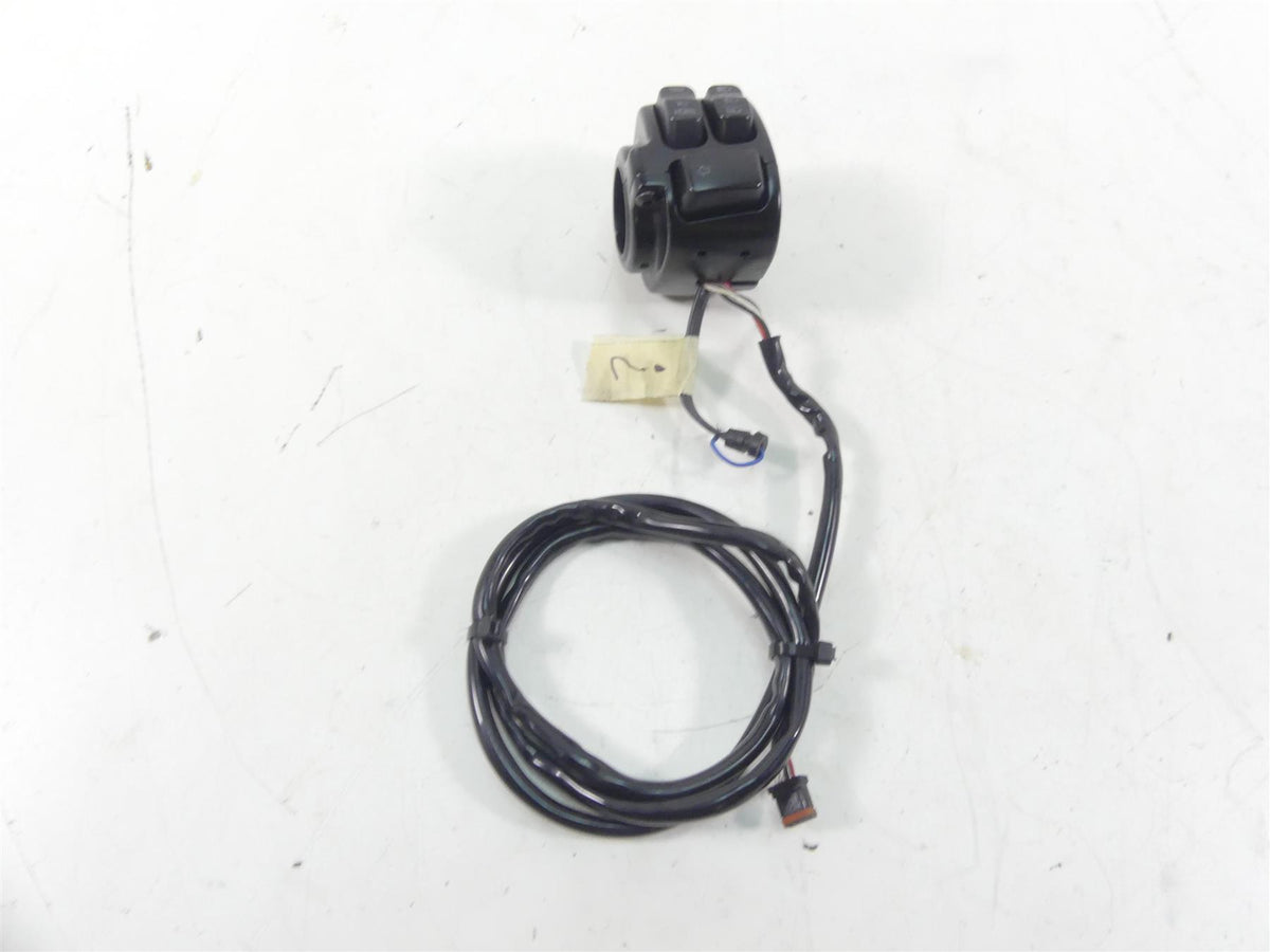 2015 Harley FXDL Dyna Low Rider Left Hand Light Blinker Control Switch 72943-12A {{ shop.shopifyCountryName }} - Mototech271
