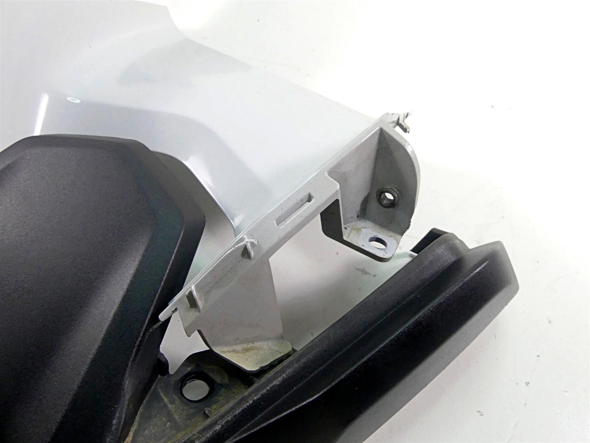 2016 BMW R1200GS Adv K51 Front Right Upper Fender Center Fairing 46618536934 {{ shop.shopifyCountryName }} - Mototech271