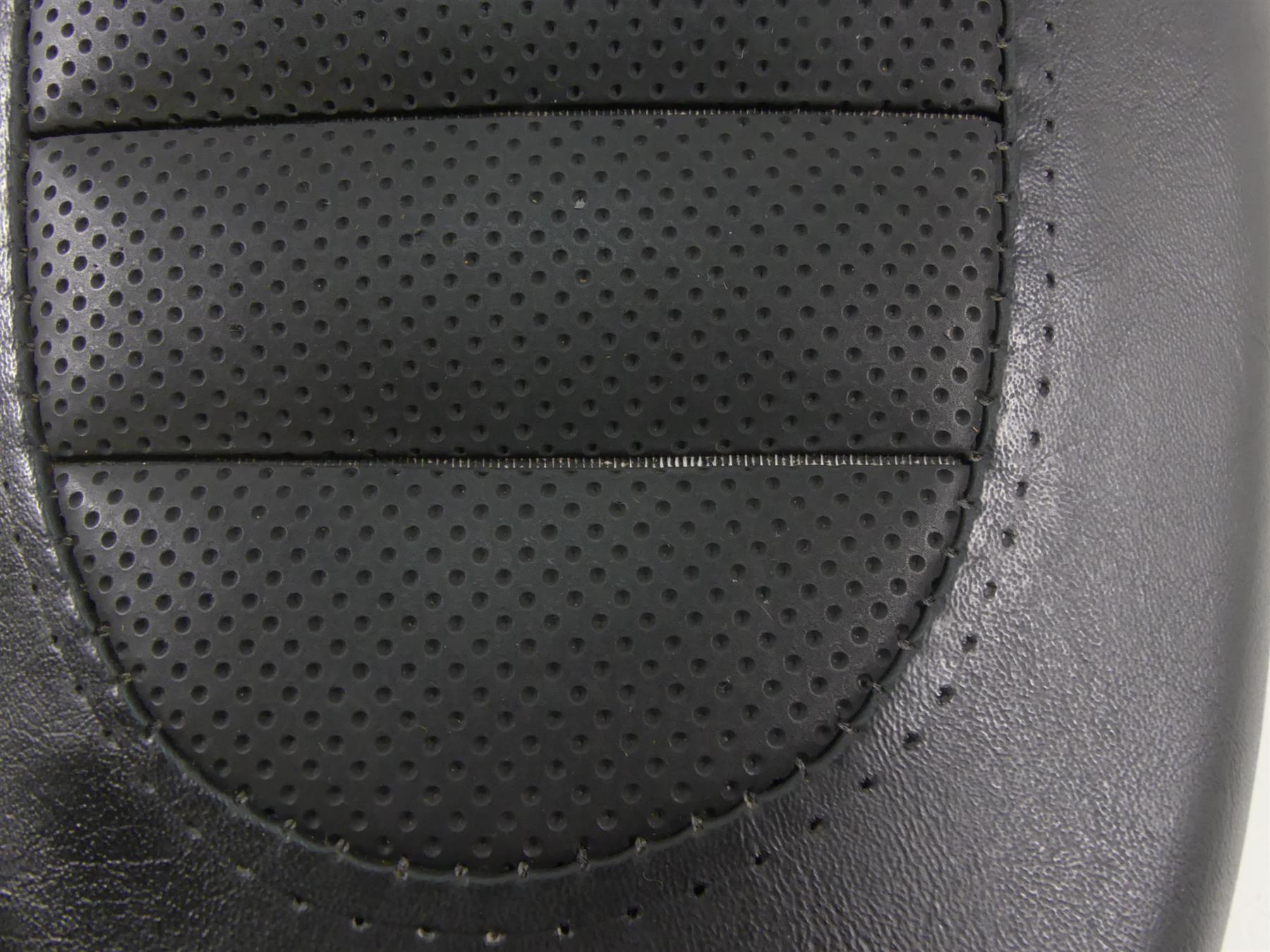 2006 Harley VRSCD Night V Rod Rear Passenger Pillion Saddle Seat- Read 52371-06 {{ shop.shopifyCountryName }} - Mototech271