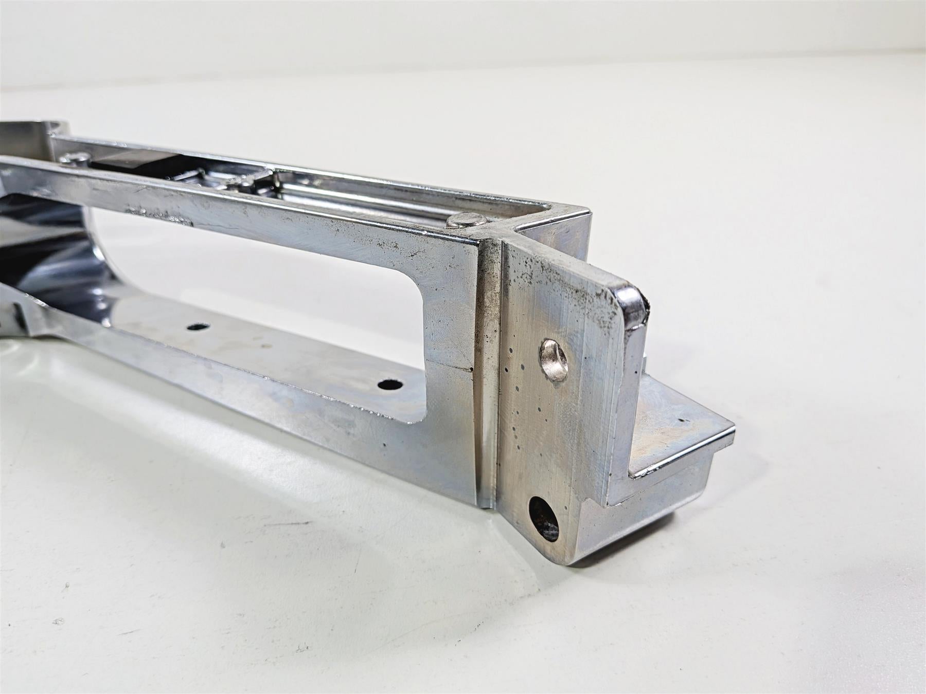 2017 Harley Touring FLHXS Street Glide Right Rear Chrome Saddlebag Support 90200502 {{ shop.shopifyCountryName }} - Mototech271