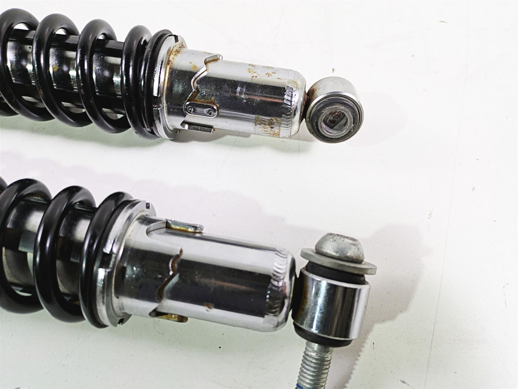 2013 Harley VRSCF Muscle Rod Rear Shock Damper Set 13" - READ 54617-09 {{ shop.shopifyCountryName }} - Mototech271