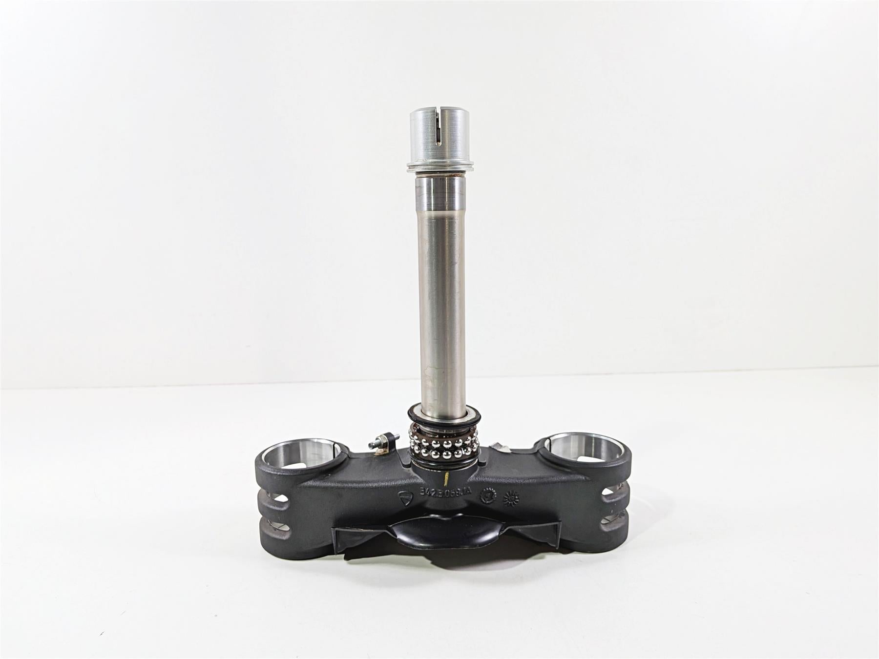 2019 Ducati Panigale V4S V4 S Corse Lower Triple Tree Ohlins -Read 34230691A {{ shop.shopifyCountryName }} - Mototech271