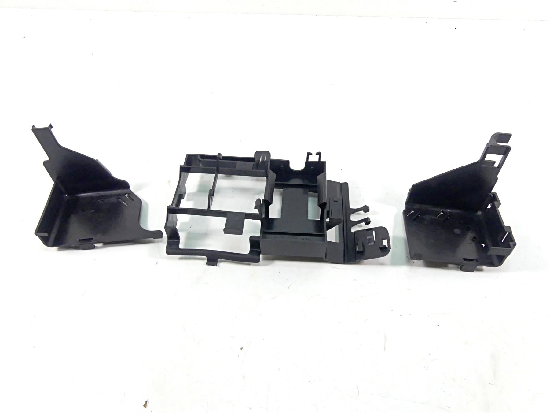 2015 Harley VRSCF Muscle V-Rod Electric Battery Holder Stay Bracket Set 70475-07