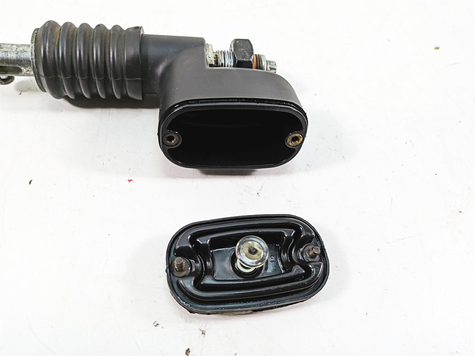 2006 Harley Softail FXSTSI Springer Rear Brake Master Cylinder 41767-05E {{ shop.shopifyCountryName }} - Mototech271