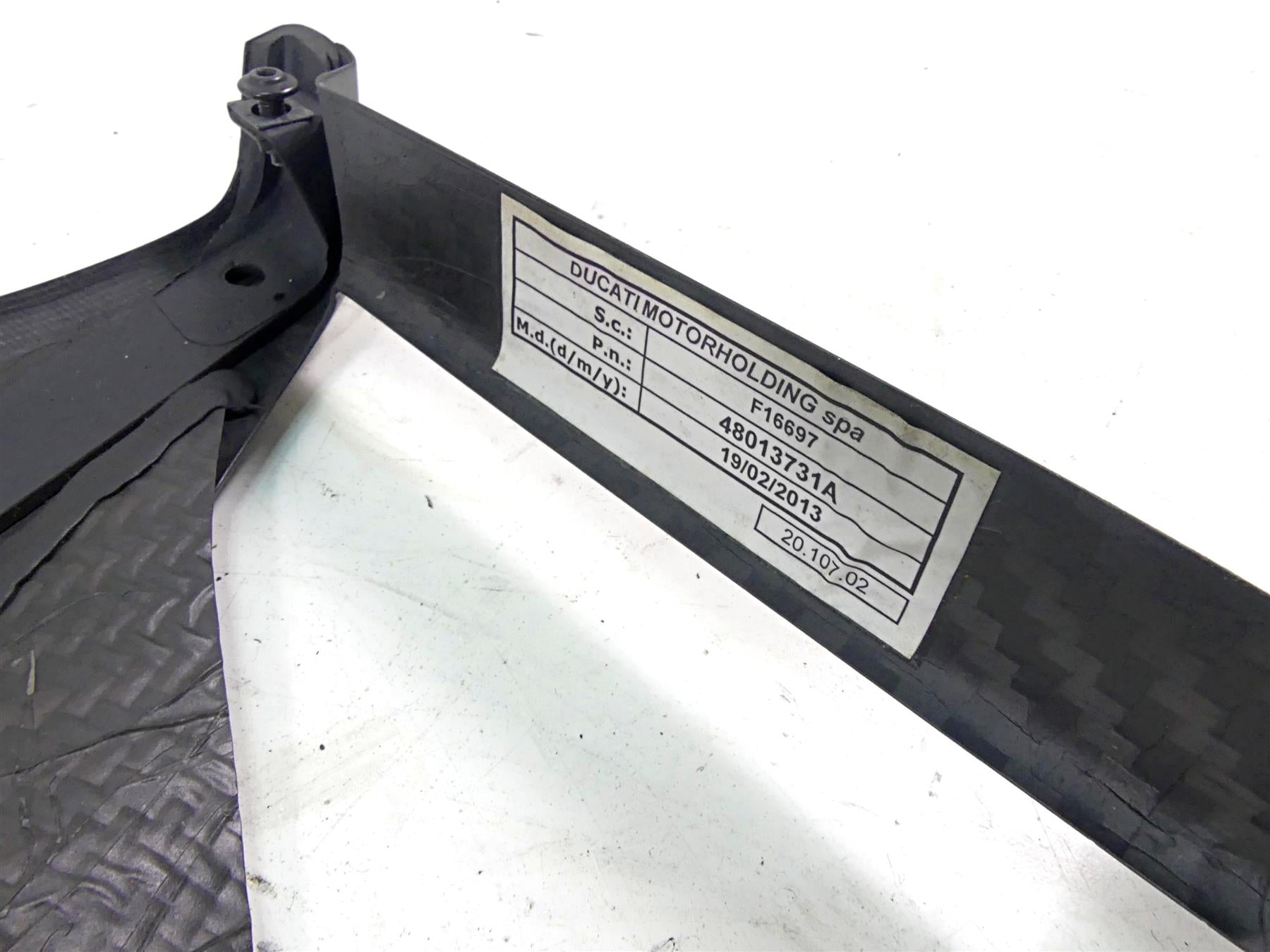 2013 Ducati Diavel Red Carbon Fiber Radiator Shroud Cover Set 48013731A {{ shop.shopifyCountryName }} - Mototech271