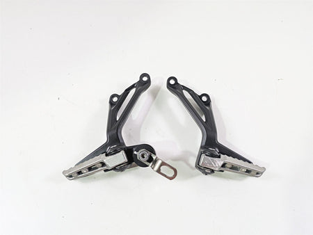 2020 Kawasaki Z900 ZR900 Rear Passenger Footpeg Rest Set 35063-1452-18R {{ shop.shopifyCountryName }} - Mototech271