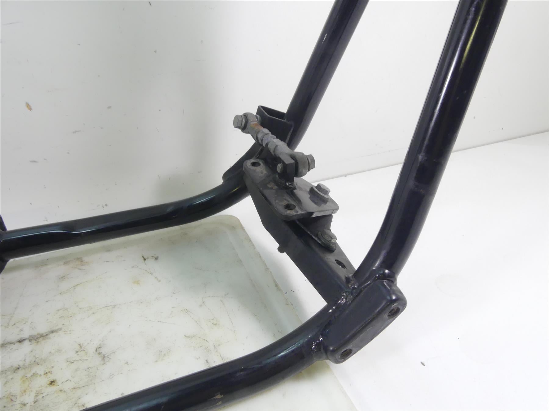 2000 Harley Dyna FXR4 CVO Super Glide Straight Main Frame Chassis With Clean Title 47205-91B {{ shop.shopifyCountryName }} - Mototech271