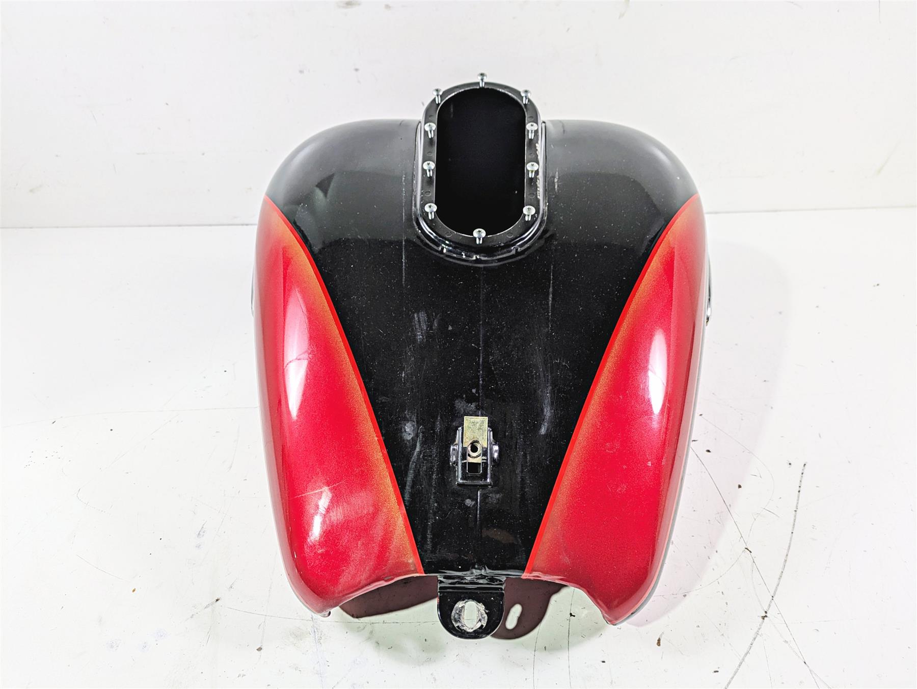 2007 Harley Touring FLHTCU SE CVO E-Glide Fuel Gas Tank Cherry Black Ice 61356-03 {{ shop.shopifyCountryName }} - Mototech271