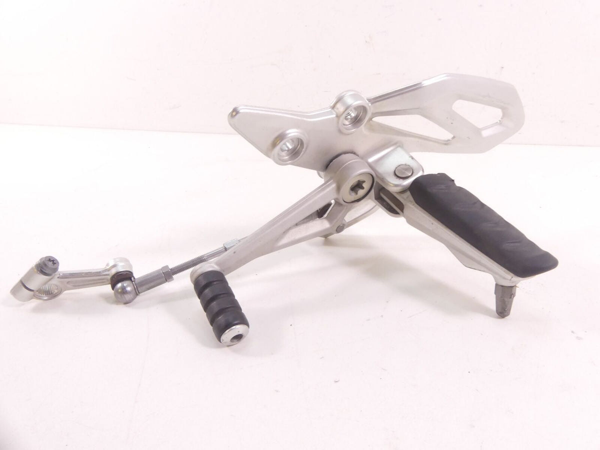 2016 BMW R1200RS K54 Left Rider Footpeg Set With Shifter Lever 46718540796 {{ shop.shopifyCountryName }} - Mototech271