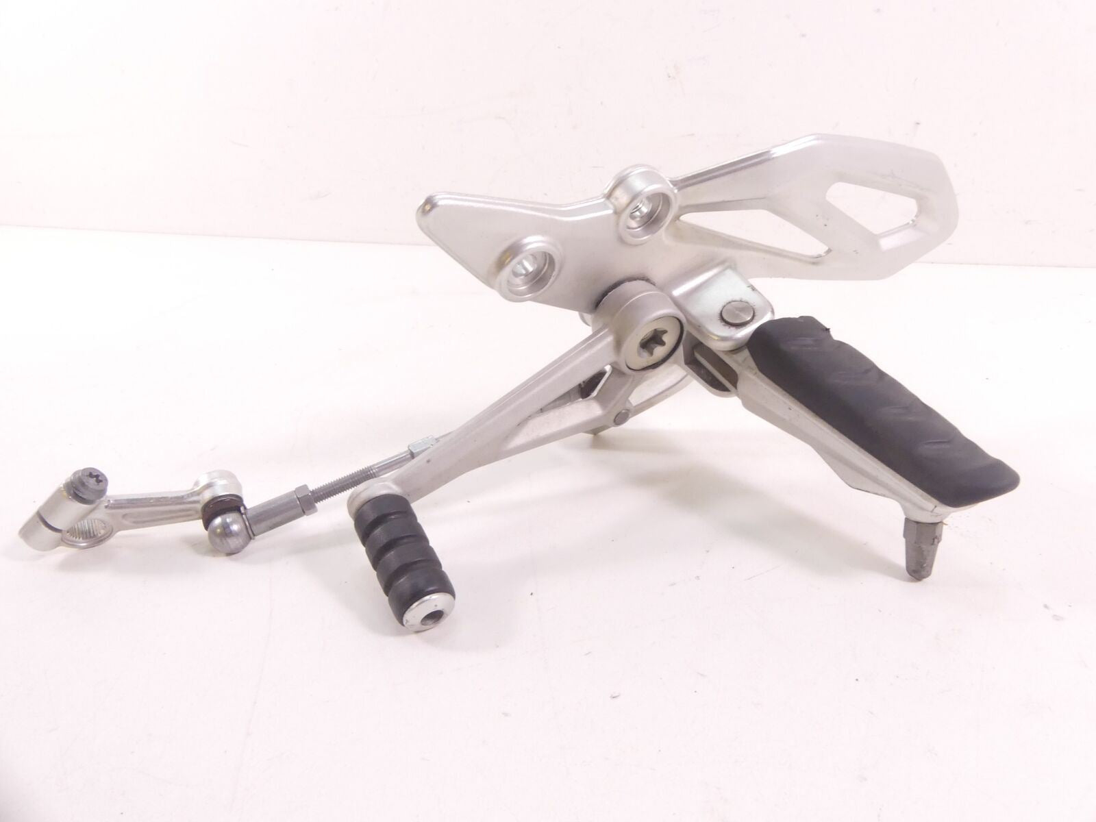 2016 BMW R1200RS K54 Left Rider Footpeg Set With Shifter Lever 46718540796 {{ shop.shopifyCountryName }} - Mototech271