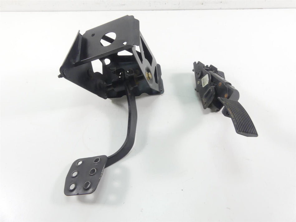 2020 Can Am Maverick X3 XMR Turbo RR Foot Brake Accelerate Pedal Set 707001803 {{ shop.shopifyCountryName }} - Mototech271