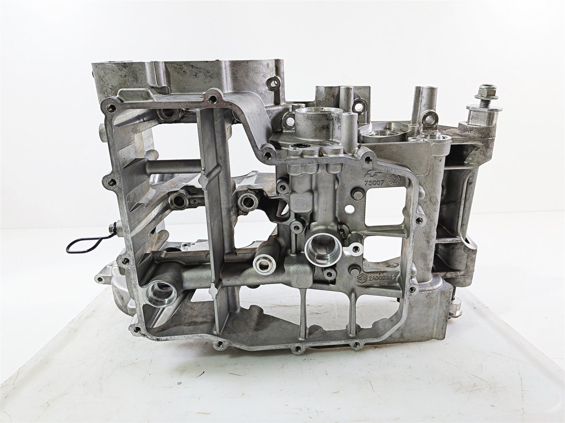 2016 Aprilia RSV 1100 Tuono V4 Factory Engine Crank Case Set 2A0005845 {{ shop.shopifyCountryName }} - Mototech271