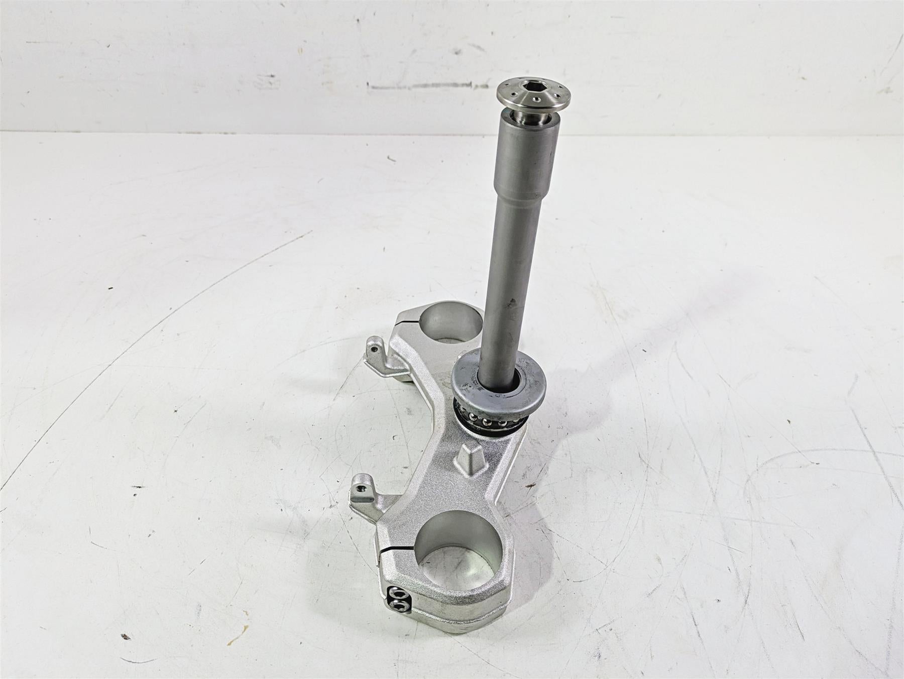 2023 BMW G310R K03 Lower Triple Tree Steering Clamp 31428557754 {{ shop.shopifyCountryName }} - Mototech271