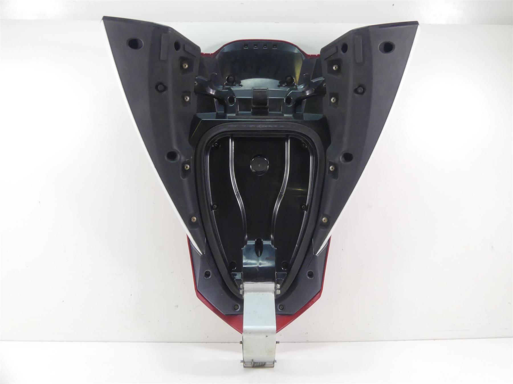 2017 Yamaha Waverunner VX 1050 CS Front Hood Lid Engine Cover F2X-U517B-00-P6 {{ shop.shopifyCountryName }} - Mototech271