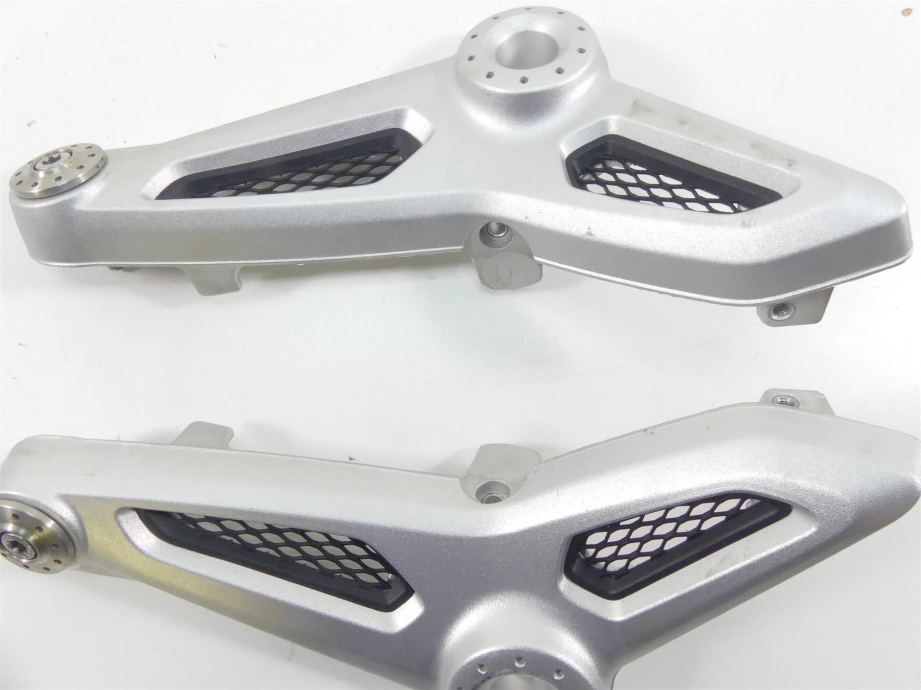 2016 BMW R nineT R9T K21 Front Rider Seat Support Brackets Set 46638531189 {{ shop.shopifyCountryName }} - Mototech271